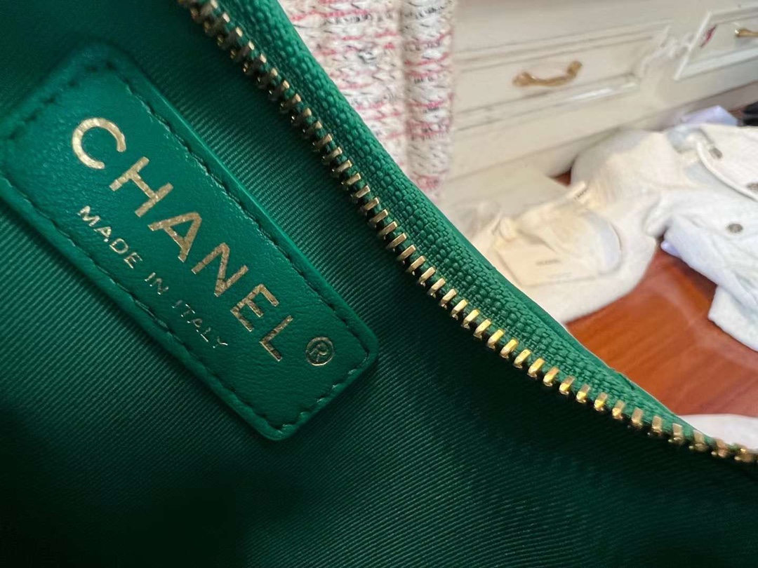 【P1430】Chanel包包官网 香奈儿23年新款绿色羊皮半月牙包链条斜挎腋下包
