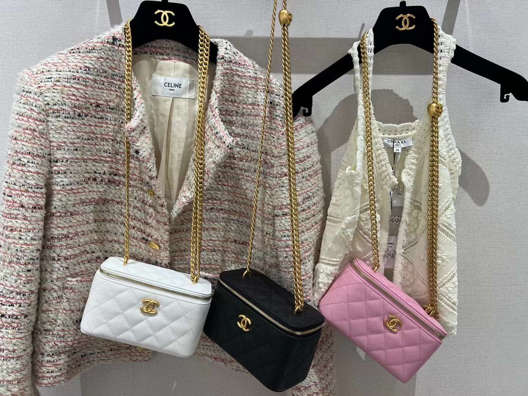 【P1280】一件代发 Chanel香奈儿23年新款调节爱心链条盒子包单肩斜挎包 白色