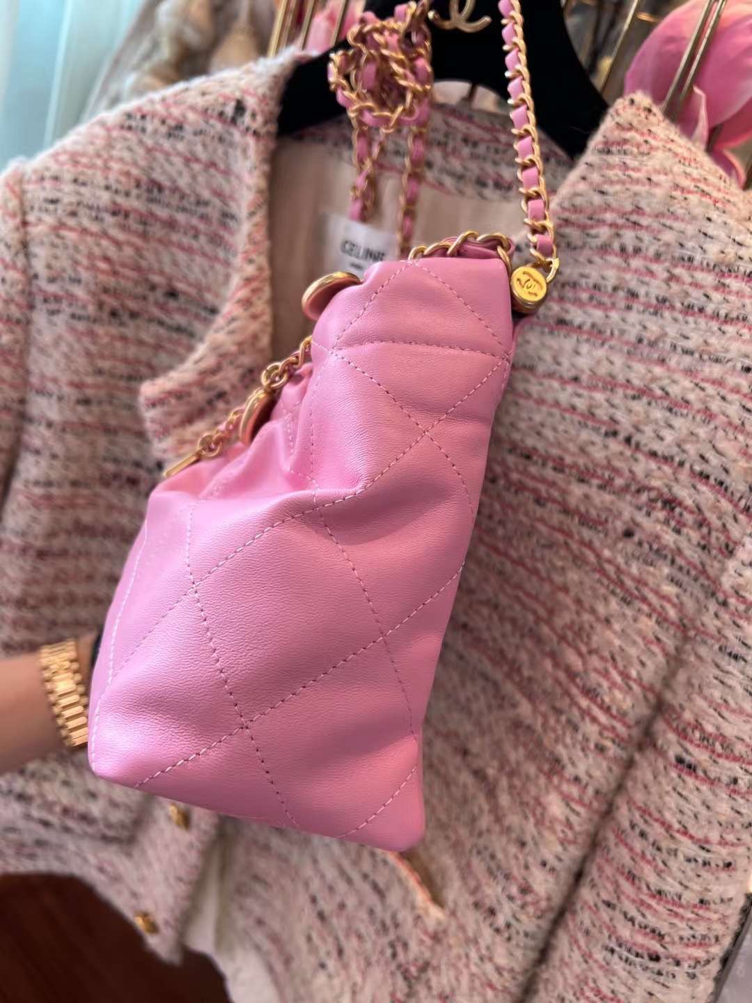 【P1880】Chanel Mini Bag 香奈儿23年新款粉色羊皮福袋包迷你水桶包