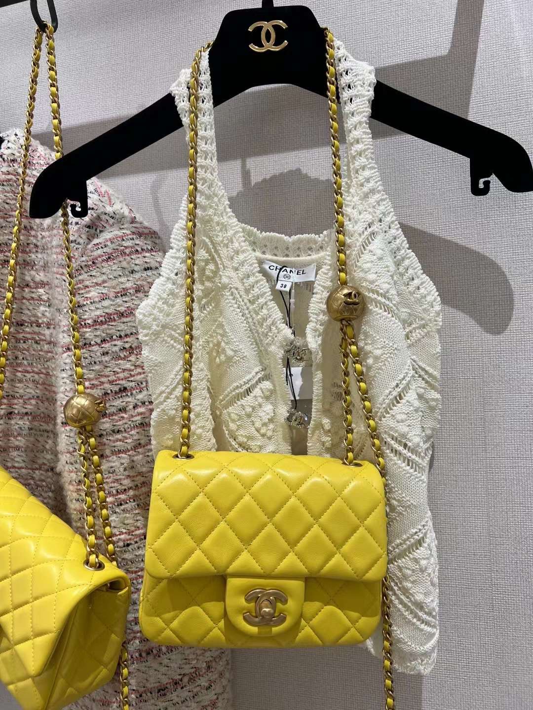 【P1580】香奈儿金球包 Chanel新色柠檬黄羊皮菱格纹金球调节链条CF17CM