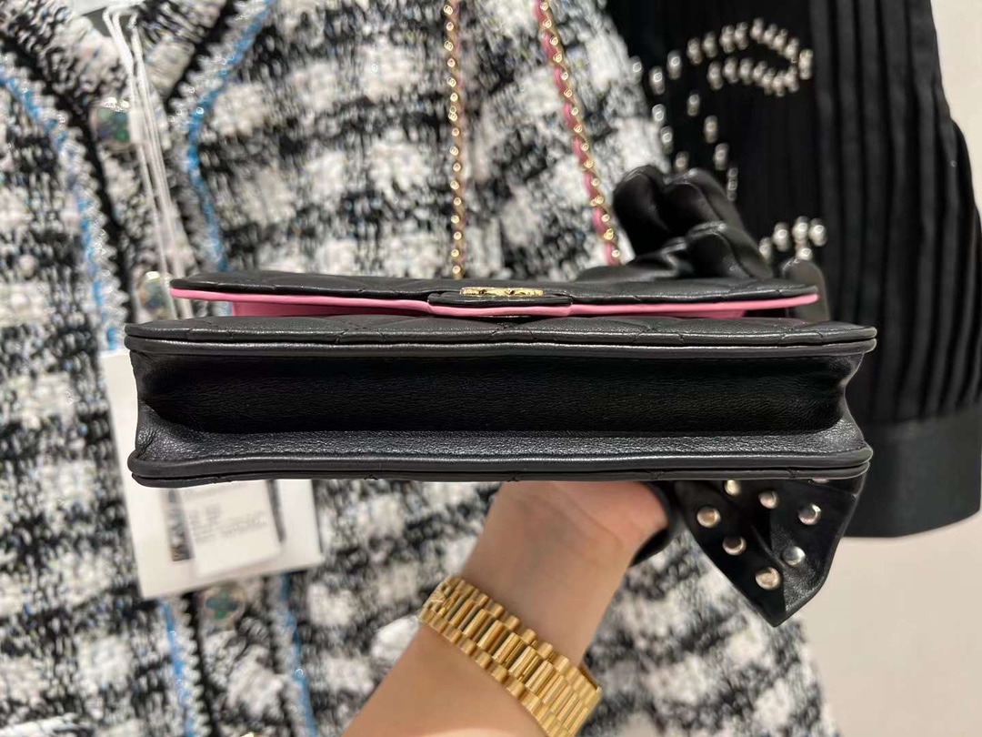 【P1470】香奈儿女包批发 Chanel新款粉色拼黑色羊皮手柄链条Woc手提包
