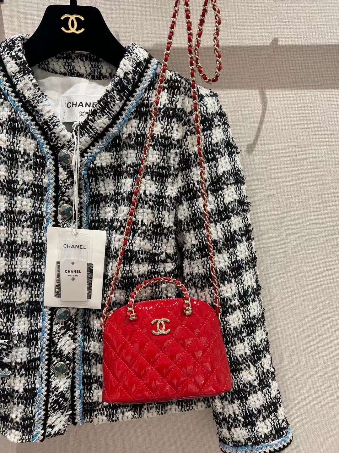 【P1280】Chanel包包货源 香奈儿23春夏新款漆皮手提斜挎贝壳包 红色