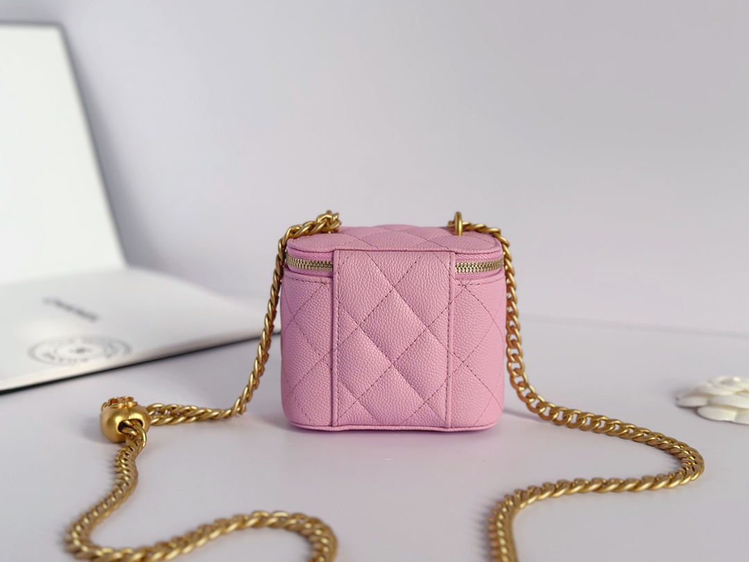 【P1200】一件代发 Chanel香奈儿粉色鱼子酱皮爱心锁扣链条斜挎盒子包