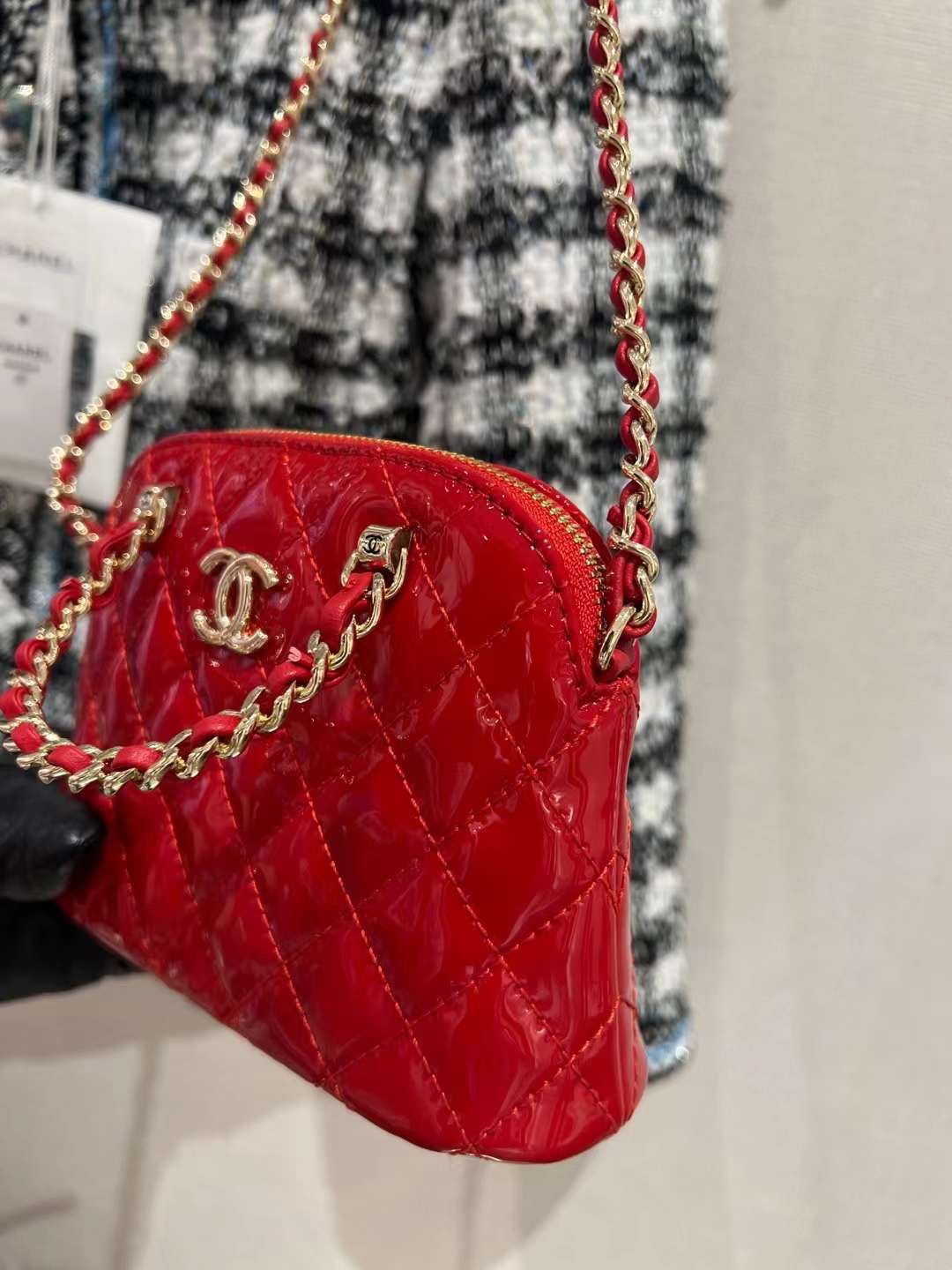 【P1280】Chanel包包货源 香奈儿23春夏新款漆皮手提斜挎贝壳包 红色