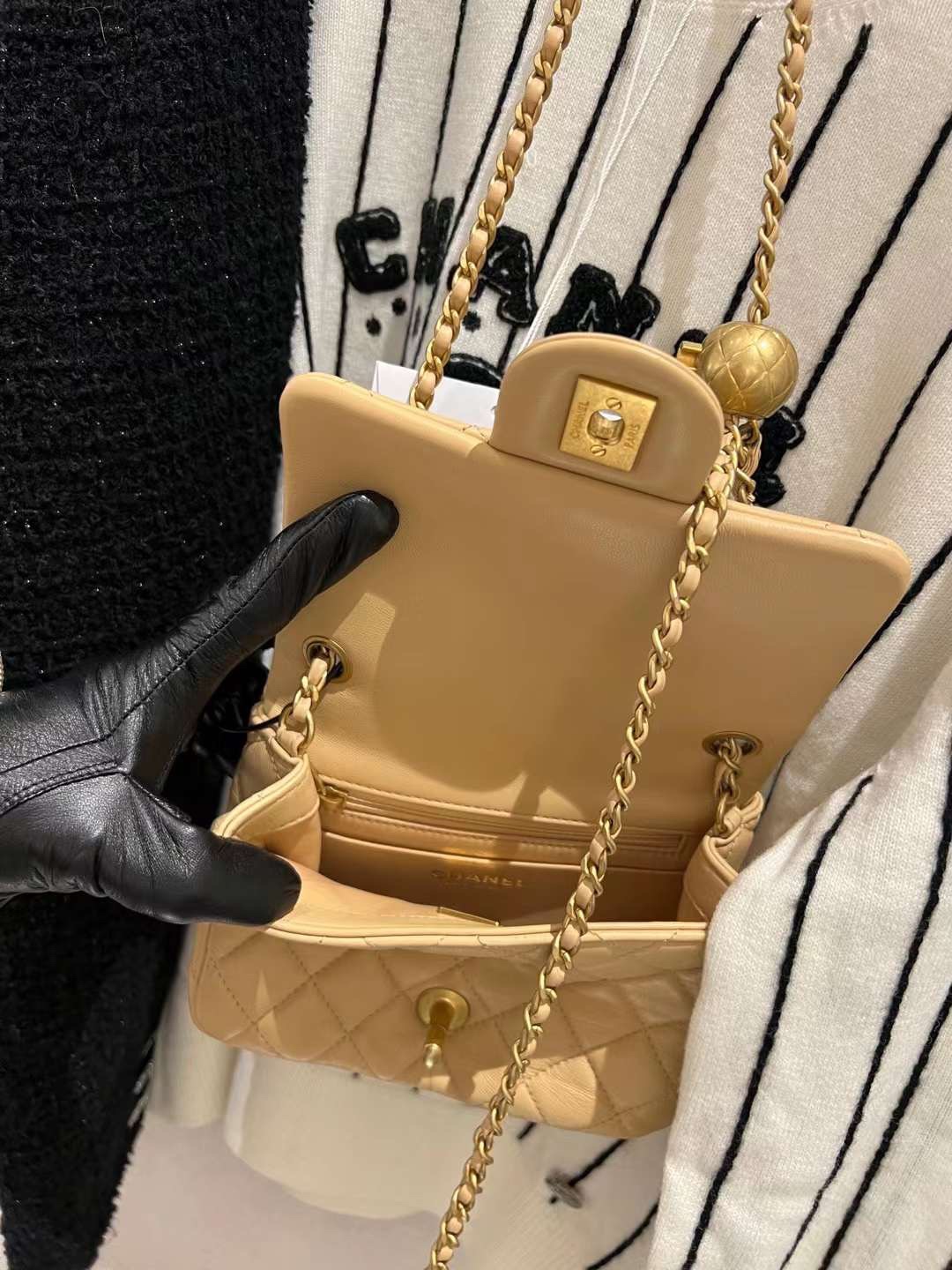 【P1580】香奈儿金球包 Chanel 2023新色奶茶色菱格羊皮方胖子CF 17CM