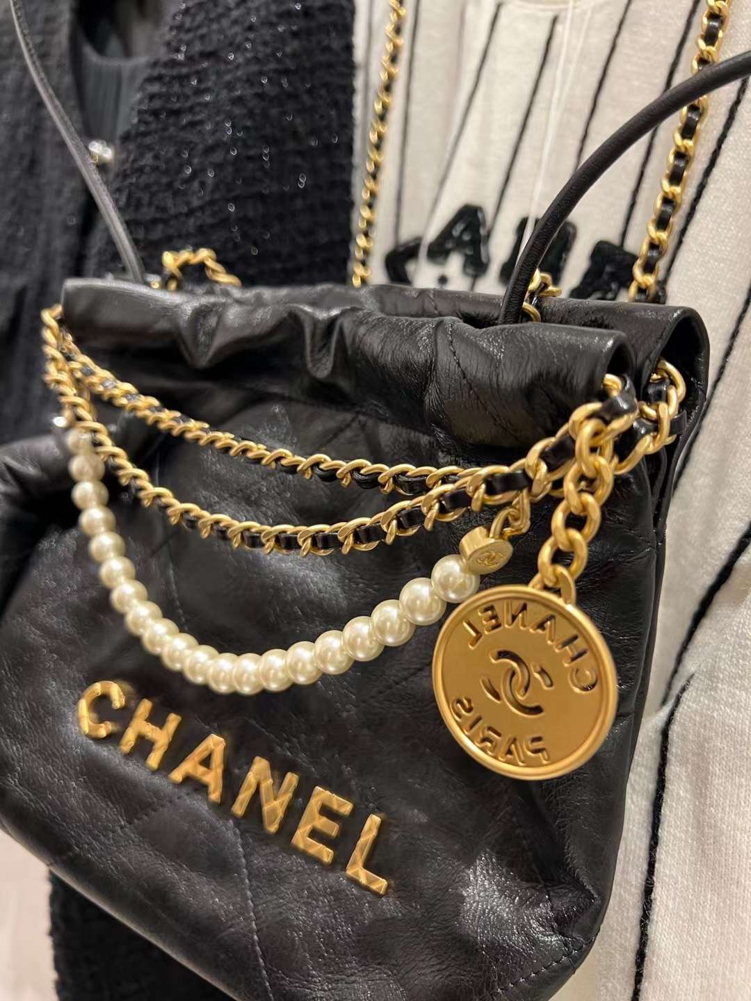 【P1880】香奈儿Jennie同款包包 Chanel Mini 22手袋珍珠配饰链条斜挎包
