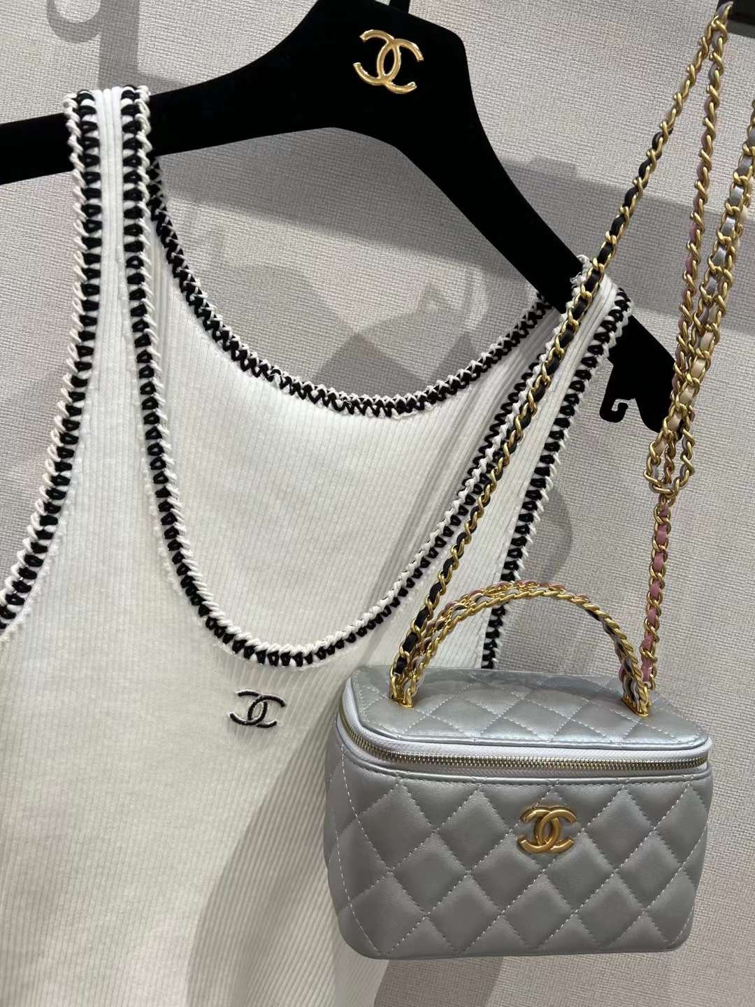 【P1280】香奈儿包包官网 Chanel 2023年新款彩色手柄盒子包化妆包链条包