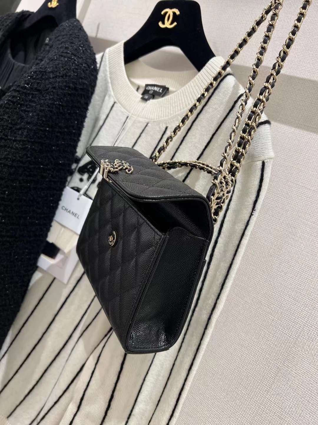 【P1200】Chanel包包批发 香奈儿23年新款链条手柄手提女包 黑色中号14.5CM