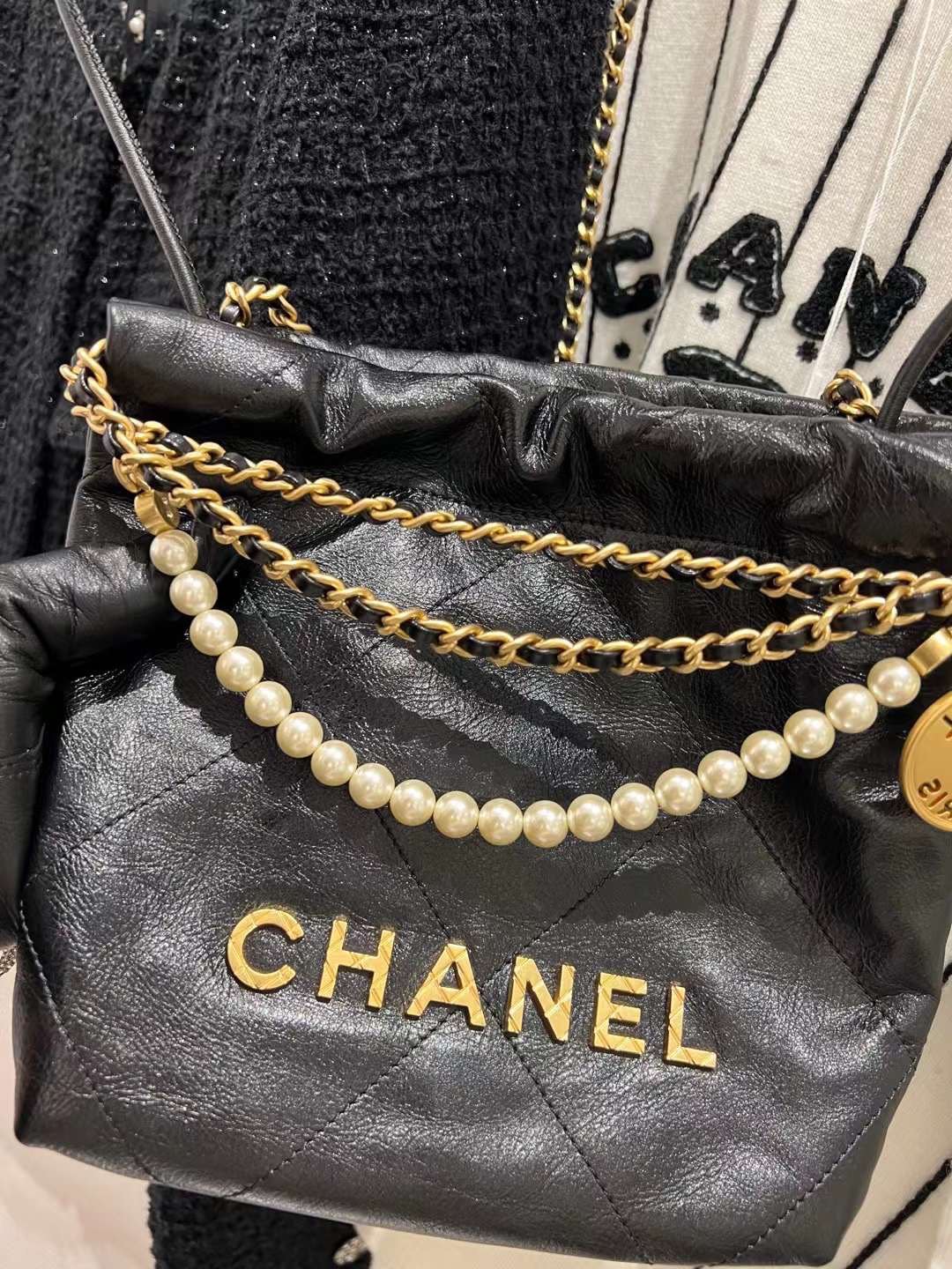 【P1880】香奈儿Jennie同款包包 Chanel Mini 22手袋珍珠配饰链条斜挎包