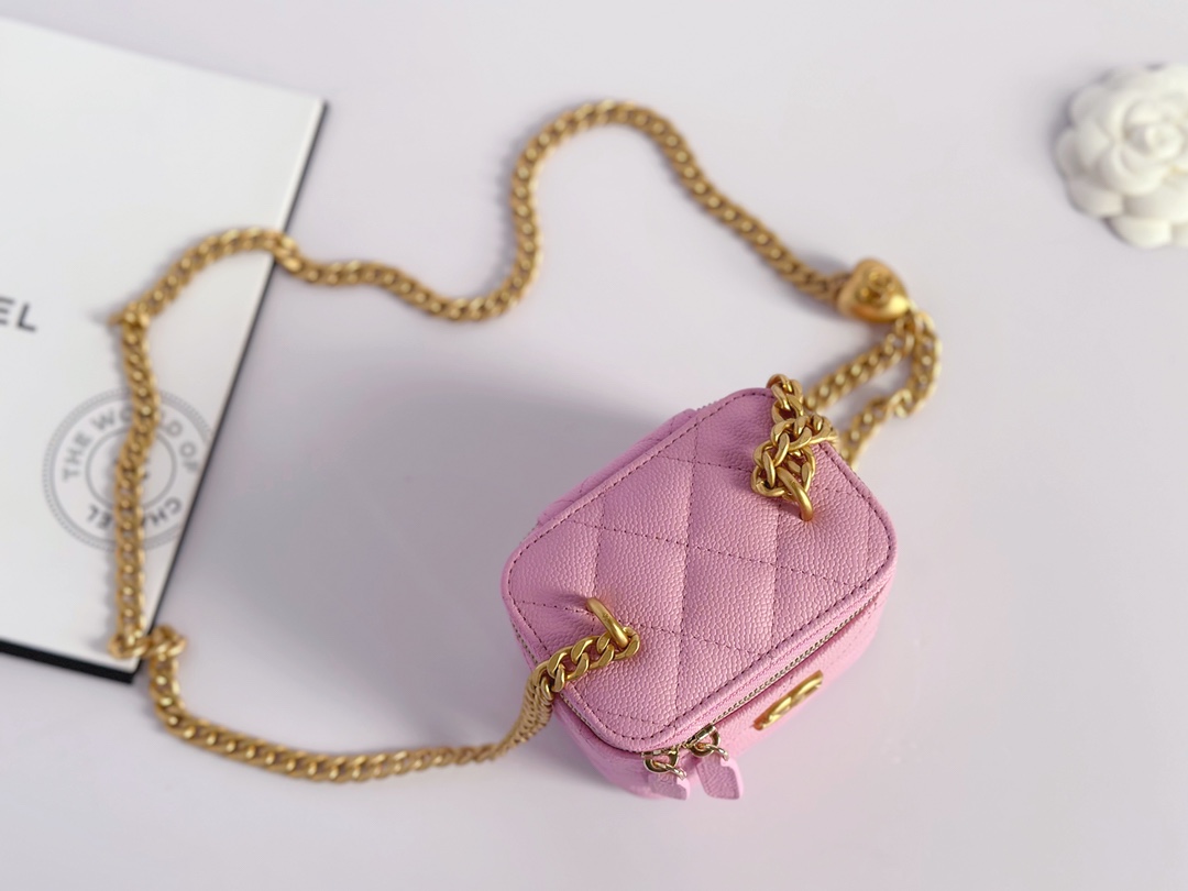 【P1200】一件代发 Chanel香奈儿粉色鱼子酱皮爱心锁扣链条斜挎盒子包