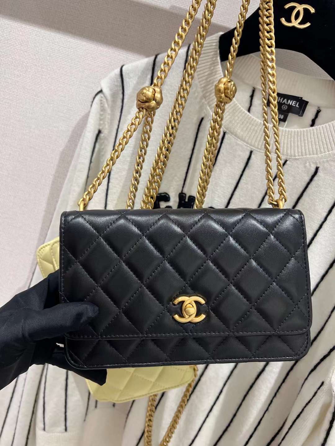 【P1280】香奈儿包包批发 Chanel 2023新款山茶花调节链条WOC空姐包 黑色羊皮