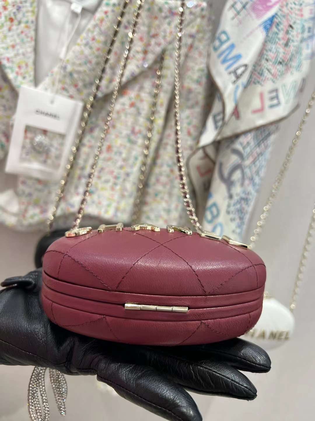 【P1470】Chanel包包官网 香奈儿2023新款酒红色字母Logo装饰链条鹅蛋晚宴包
