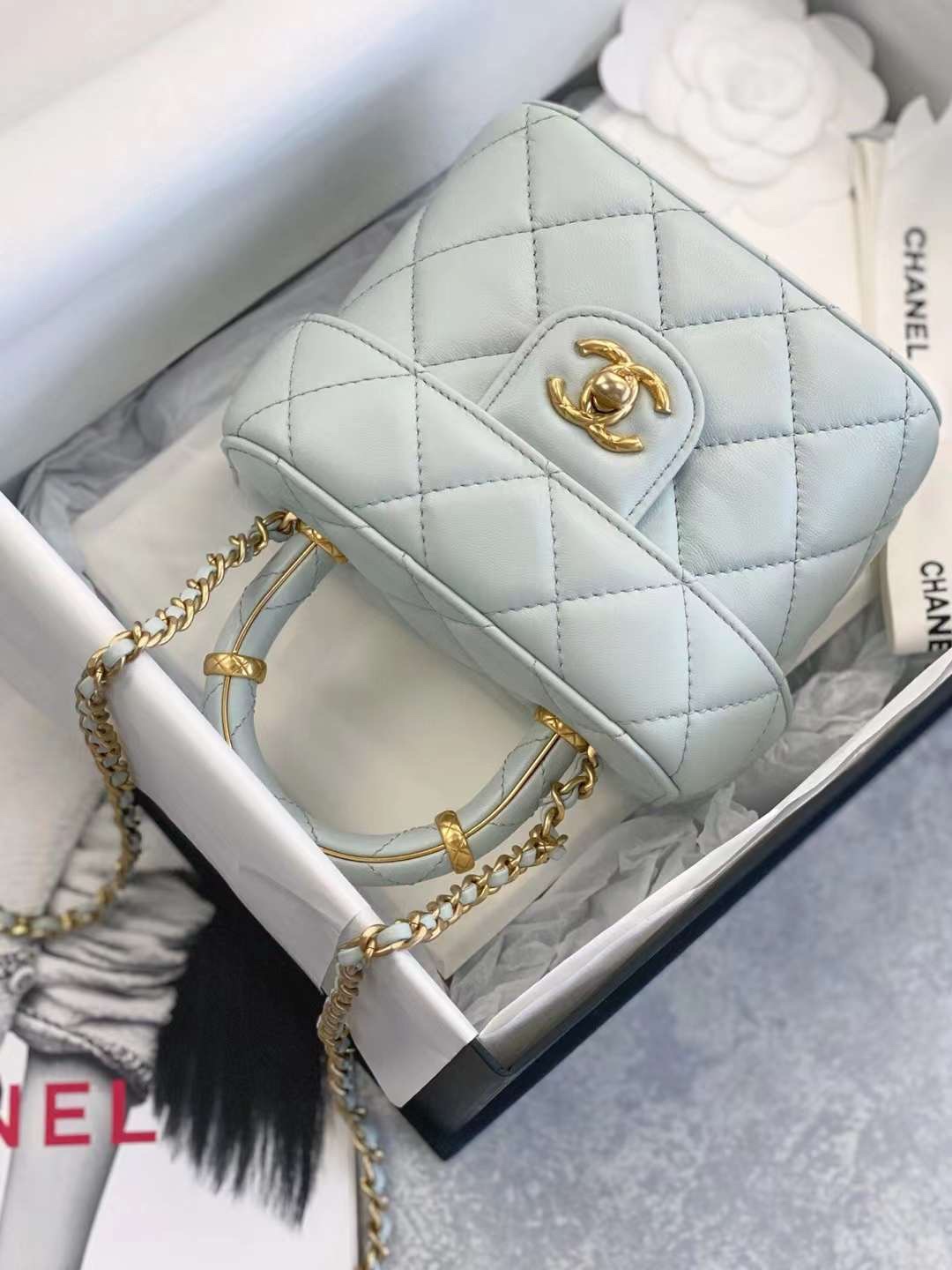 【P2370】香奈儿包包批发 Chanel浅蓝色菱格羊皮口盖手提盒子包斜挎包
