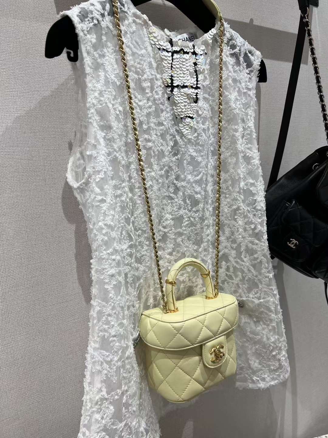 【P2370】香奈儿工厂店 Chanel23年新款小鸡黄菱格羊皮手提斜挎盒子包 小鸡黄