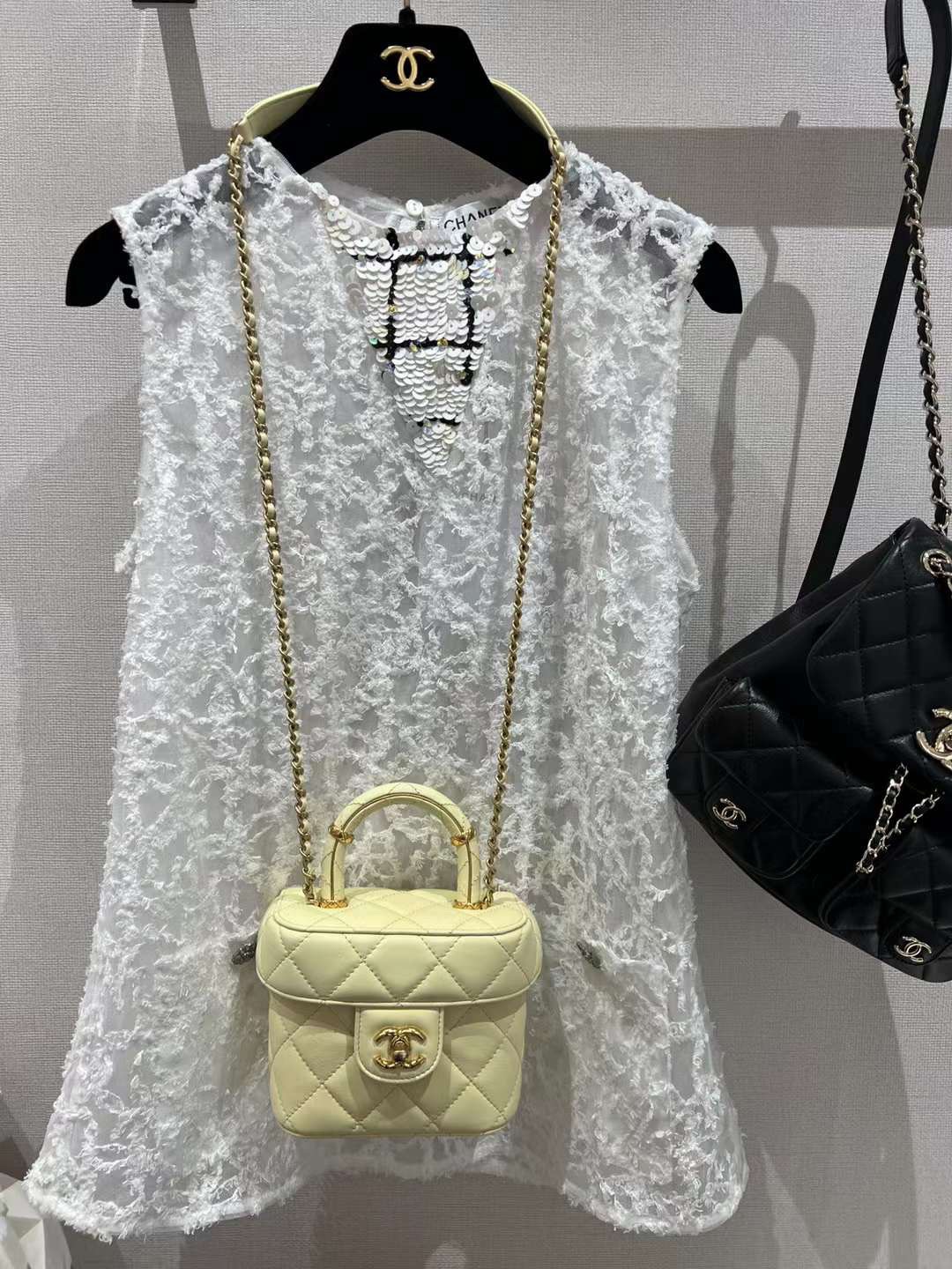 【P2370】香奈儿工厂店 Chanel23年新款小鸡黄菱格羊皮手提斜挎盒子包 小鸡黄