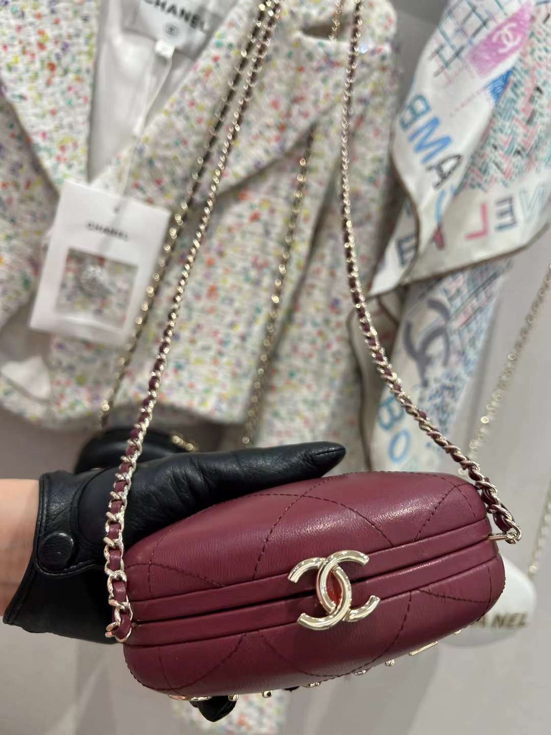 【P1470】Chanel包包官网 香奈儿2023新款酒红色字母Logo装饰链条鹅蛋晚宴包