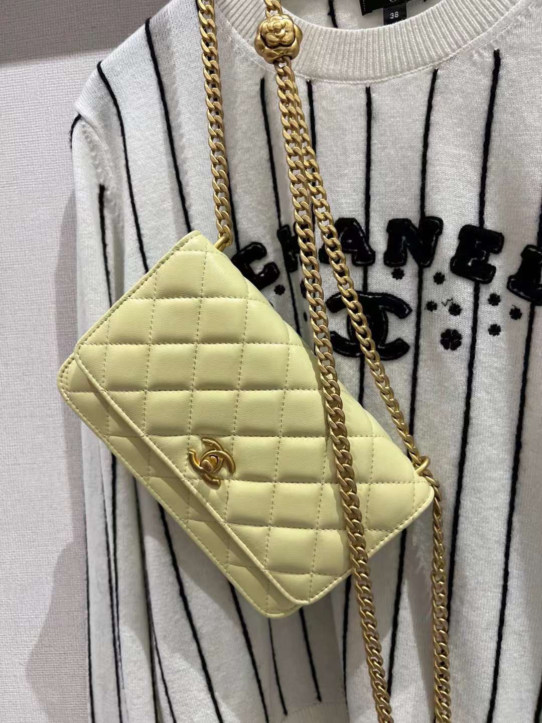 【P1280】Chanel2023新款包包 香奈儿小鸡黄羊皮山茶花调节链条WOC空姐包