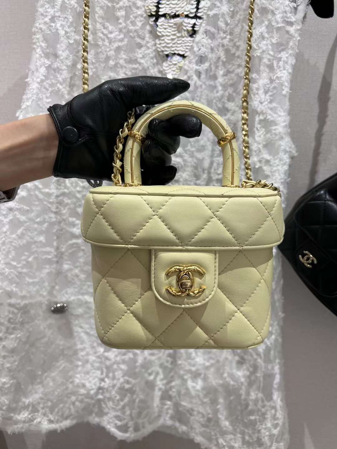 【P2370】香奈儿工厂店 Chanel23年新款小鸡黄菱格羊皮手提斜挎盒子包 小鸡黄