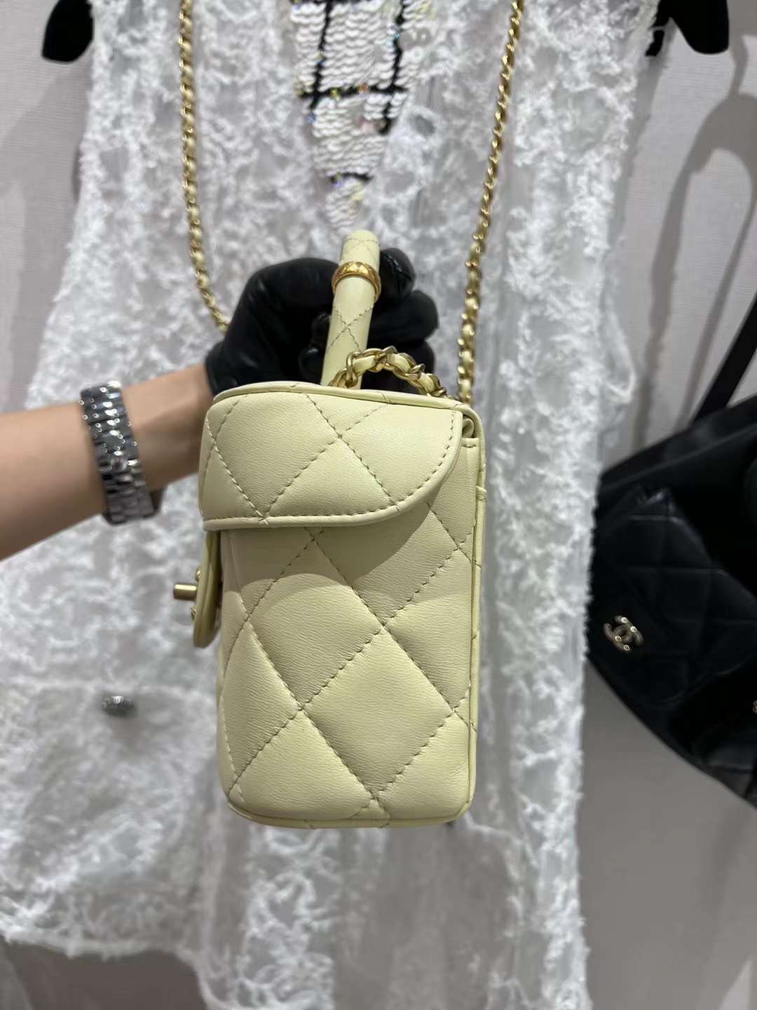 【P2370】香奈儿工厂店 Chanel23年新款小鸡黄菱格羊皮手提斜挎盒子包 小鸡黄