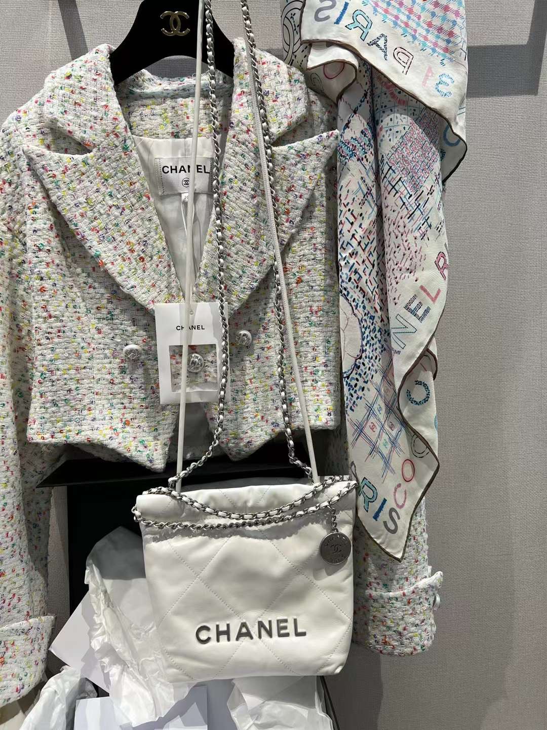 【P1880】香奈儿包包价格 Chanel白色羊皮22Bag迷你款单肩斜挎包 银扣