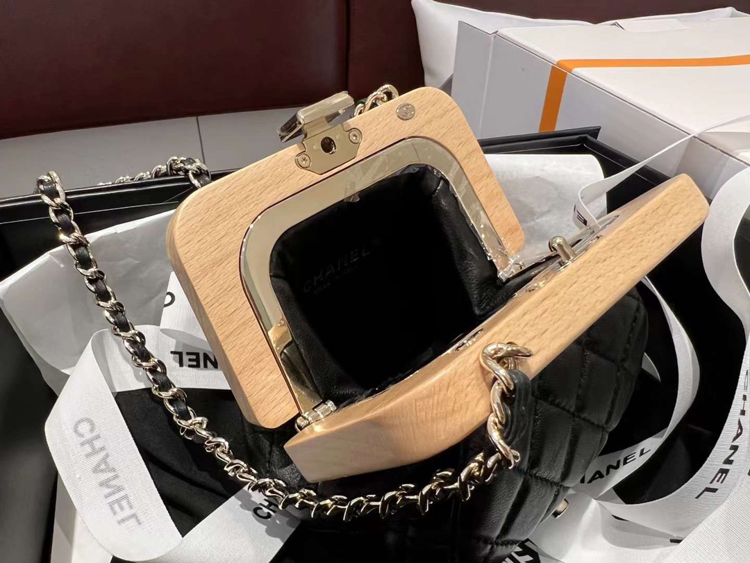 【P2180】香奈儿包包官网 Chanel Clutch Bag 木盒夹口包晚宴包手拿包 黑色