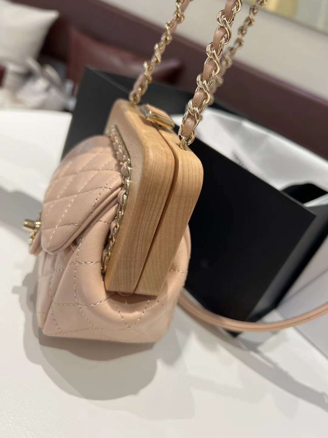 【P2180】Chanel Small Clutch 香奈儿裸色菱格纹羊皮链条木盒夹口包晚宴包