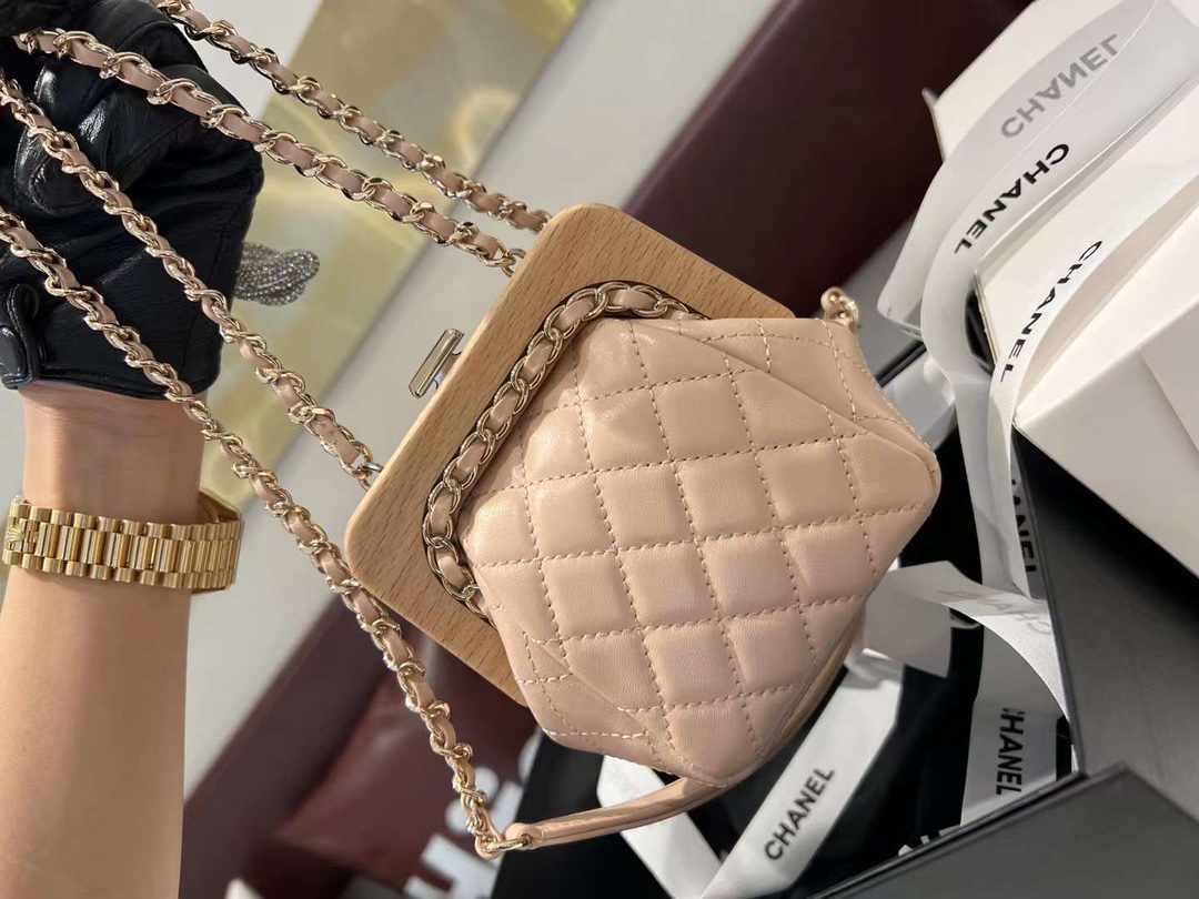 【P2180】Chanel Small Clutch 香奈儿裸色菱格纹羊皮链条木盒夹口包晚宴包