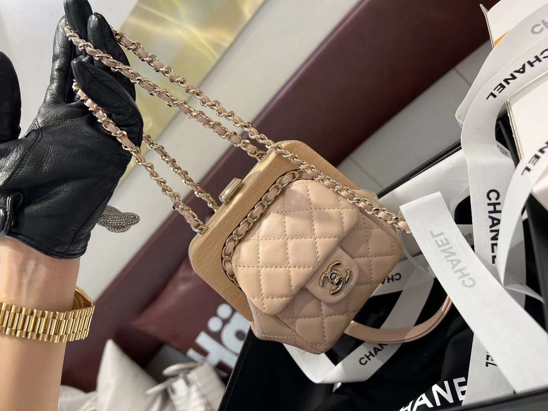 【P2180】Chanel Small Clutch 香奈儿裸色菱格纹羊皮链条木盒夹口包晚宴包